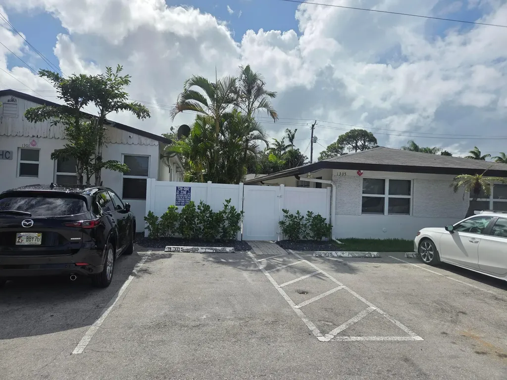 1301 NE 16th Terrace Fort Lauderdale FL 33304