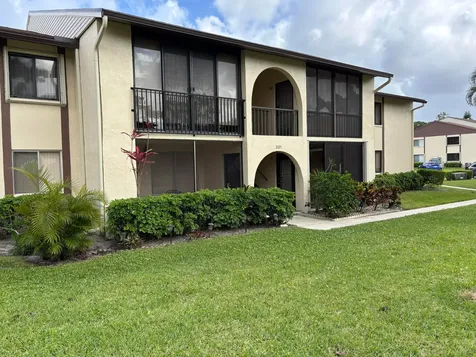 331 Knotty Pine Circle Greenacres FL 33463