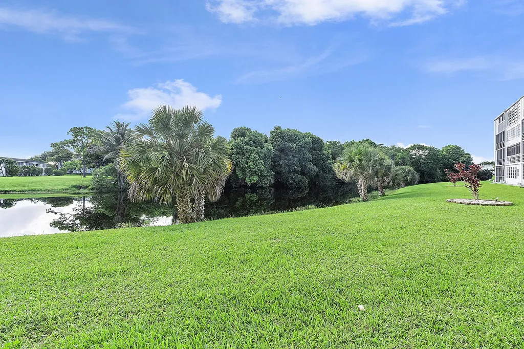1012 Newport G Deerfield Beach FL 33442