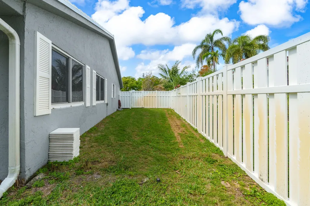 11271 NW 35th Street Coral Springs FL 33065
