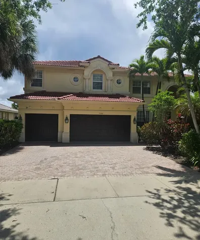 13382 Lakepointe Circle Cooper City FL 33330