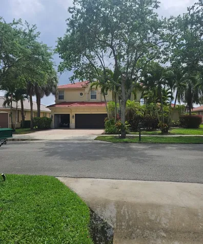 13382 Lakepointe Circle Cooper City FL 33330
