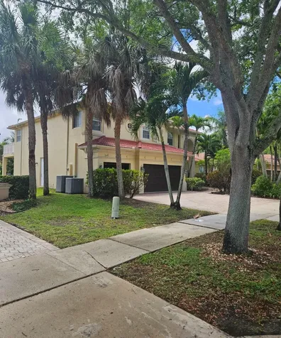 13382 Lakepointe Circle Cooper City FL 33330