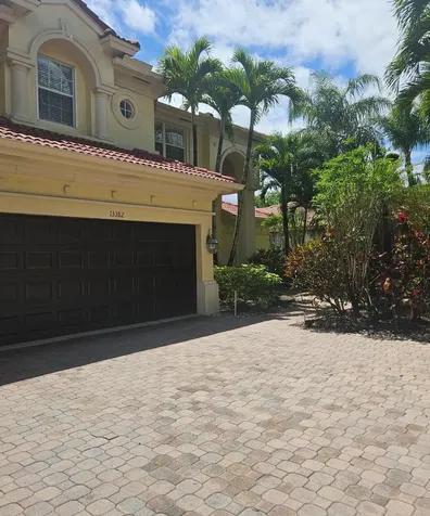 13382 Lakepointe Circle Cooper City FL 33330