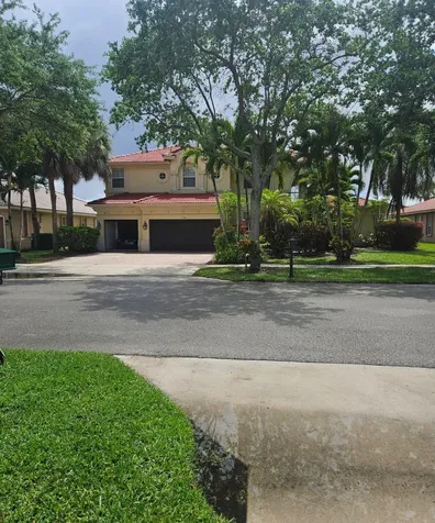 13382 Lakepointe Circle Cooper City FL 33330