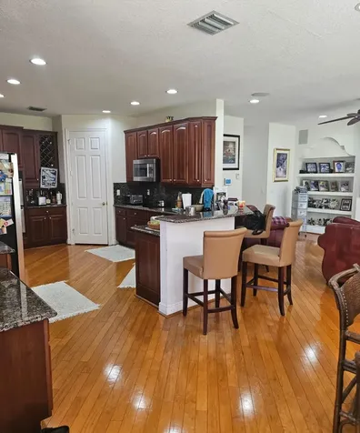 13382 Lakepointe Circle Cooper City FL 33330