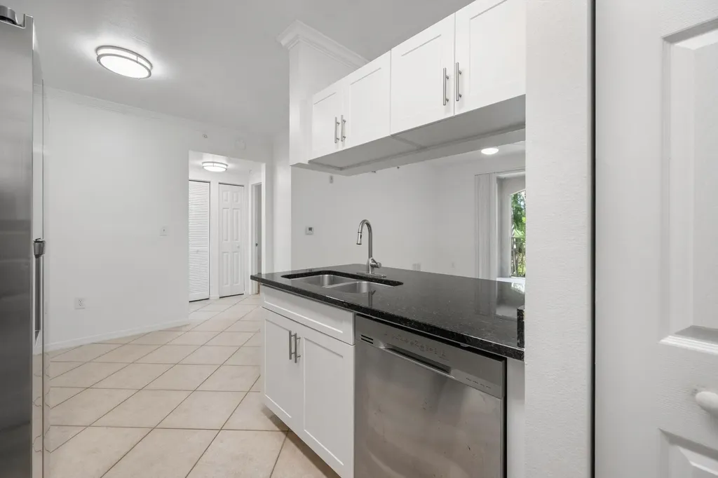 6475 Emerald Dunes Drive West Palm Beach FL 33411