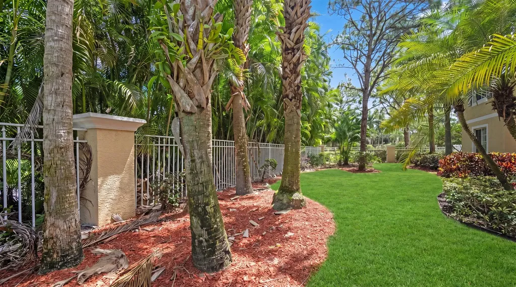 6475 Emerald Dunes Drive West Palm Beach FL 33411