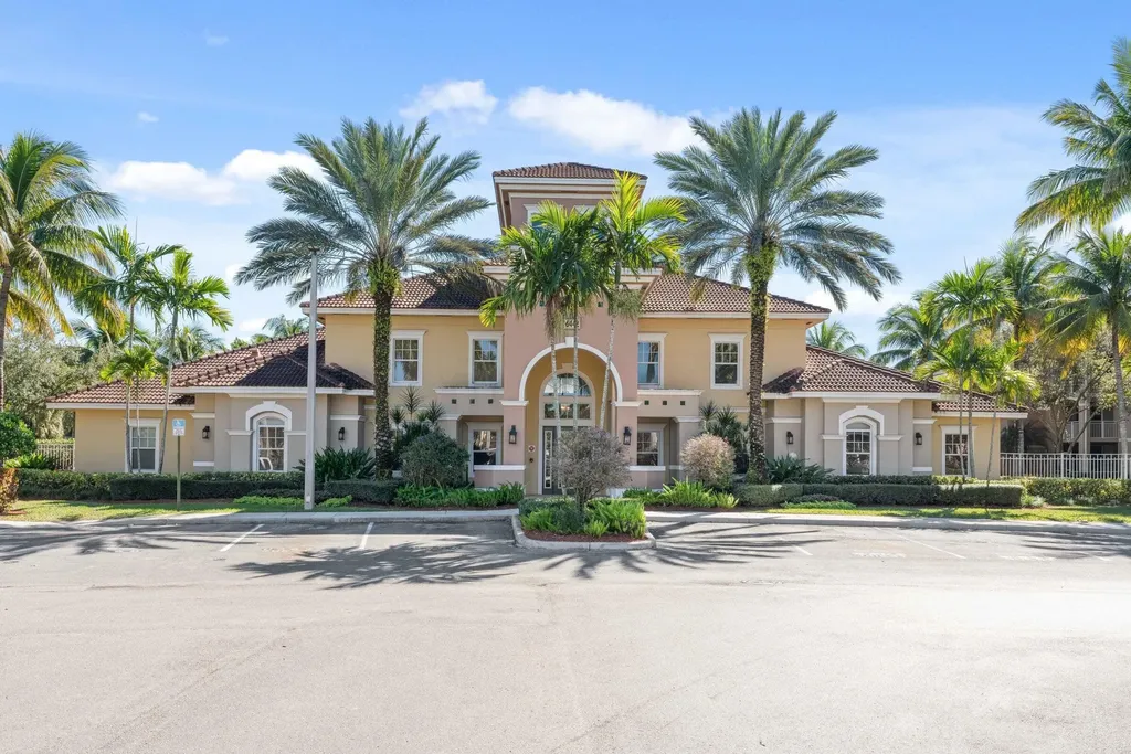 6475 Emerald Dunes Drive West Palm Beach FL 33411