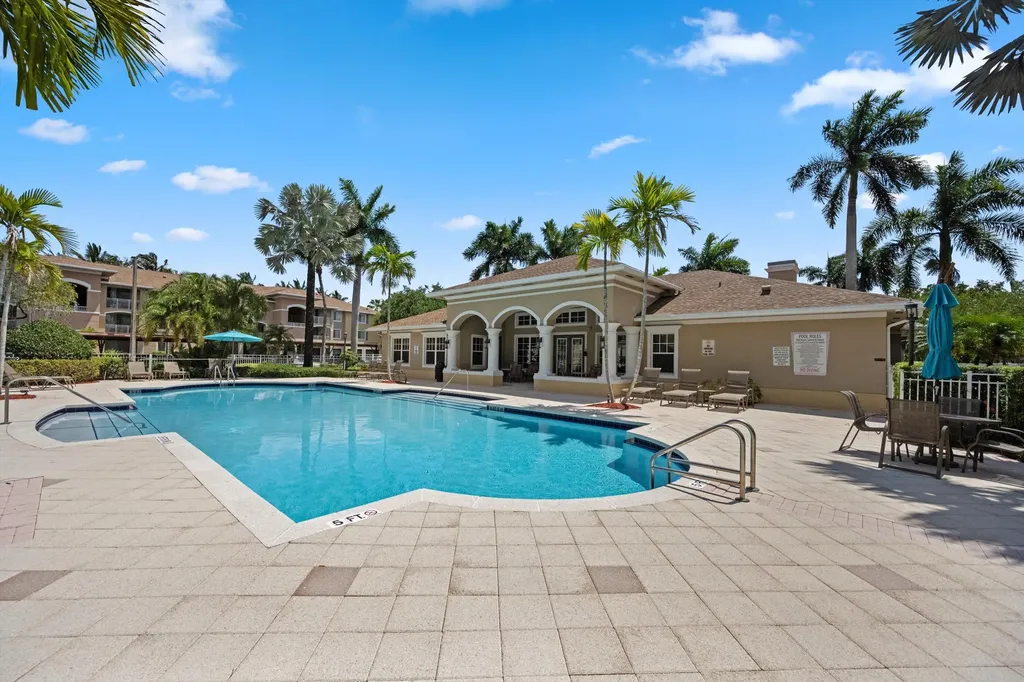6475 Emerald Dunes Drive West Palm Beach FL 33411