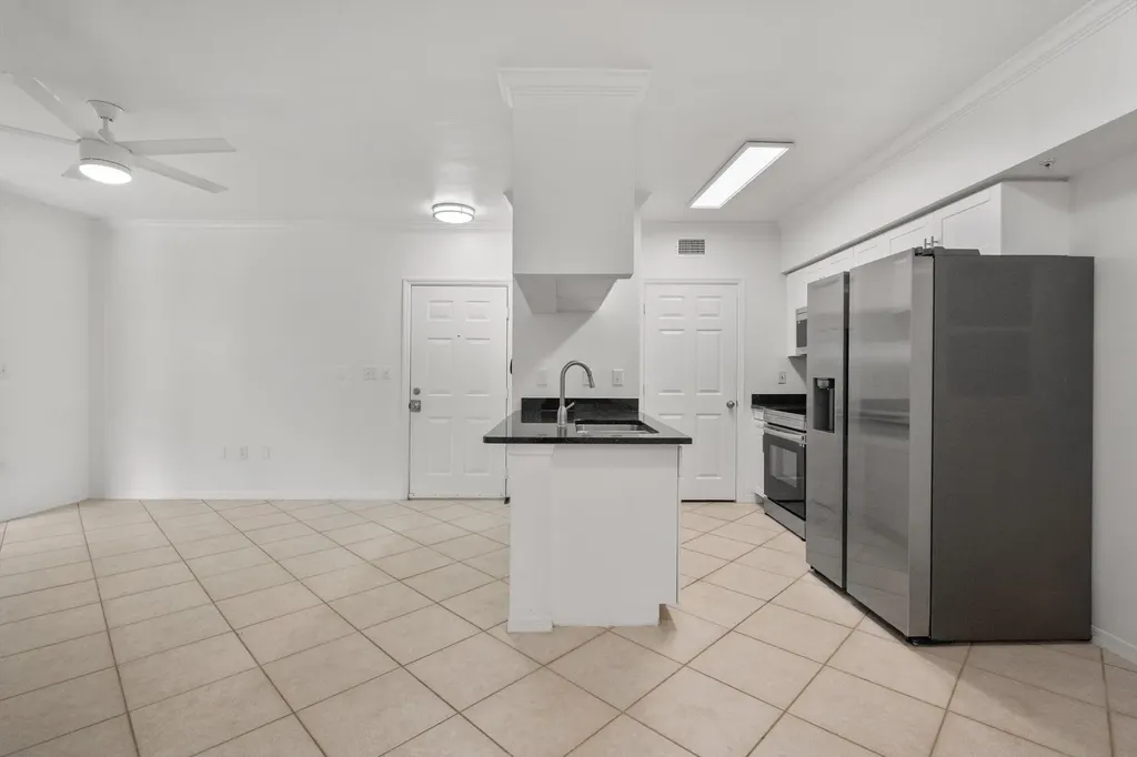 6475 Emerald Dunes Drive West Palm Beach FL 33411