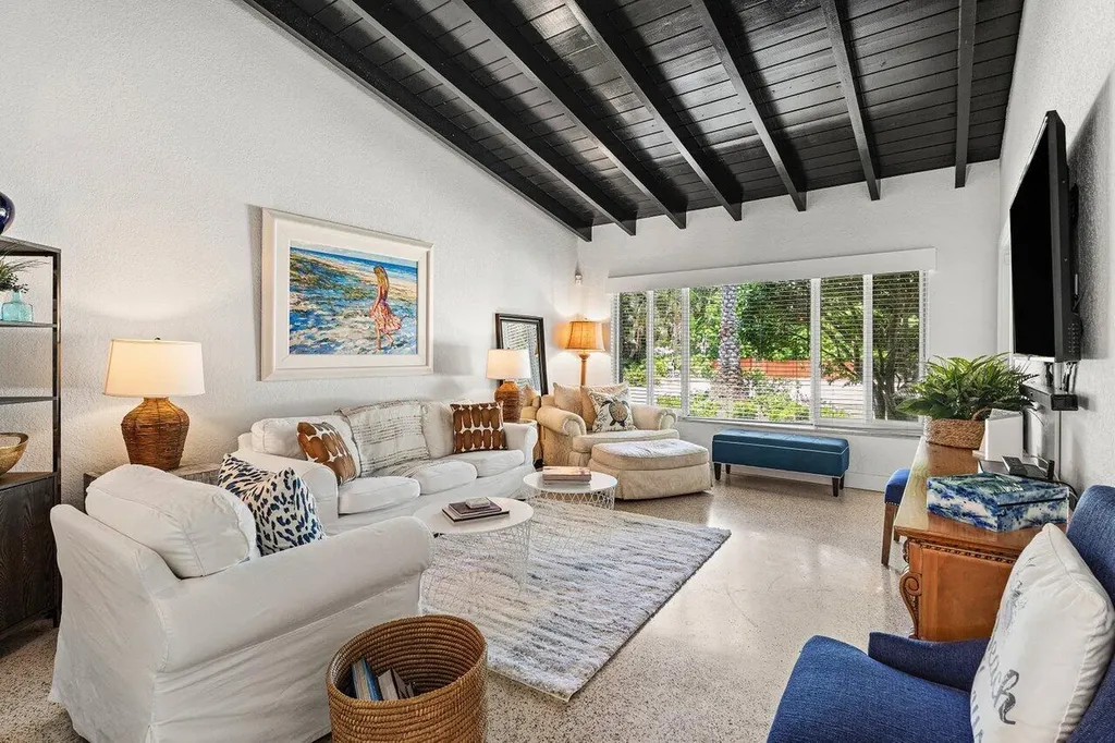 340 NE 7th Avenue Delray Beach FL 33483