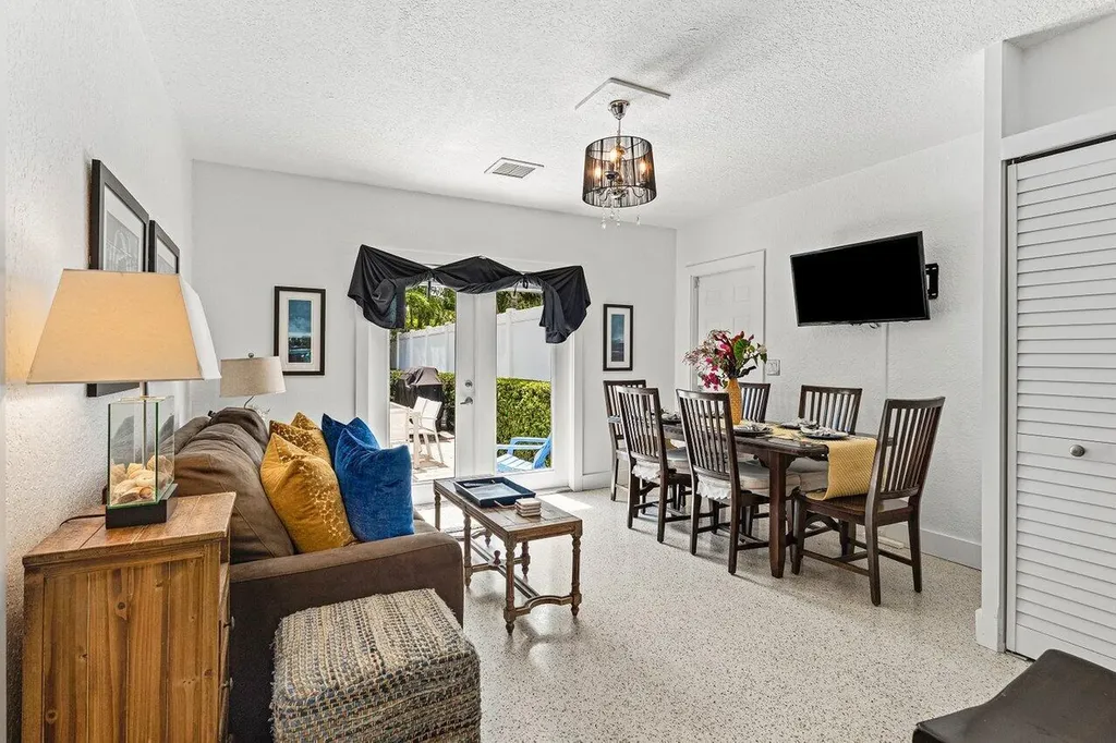 340 NE 7th Avenue Delray Beach FL 33483