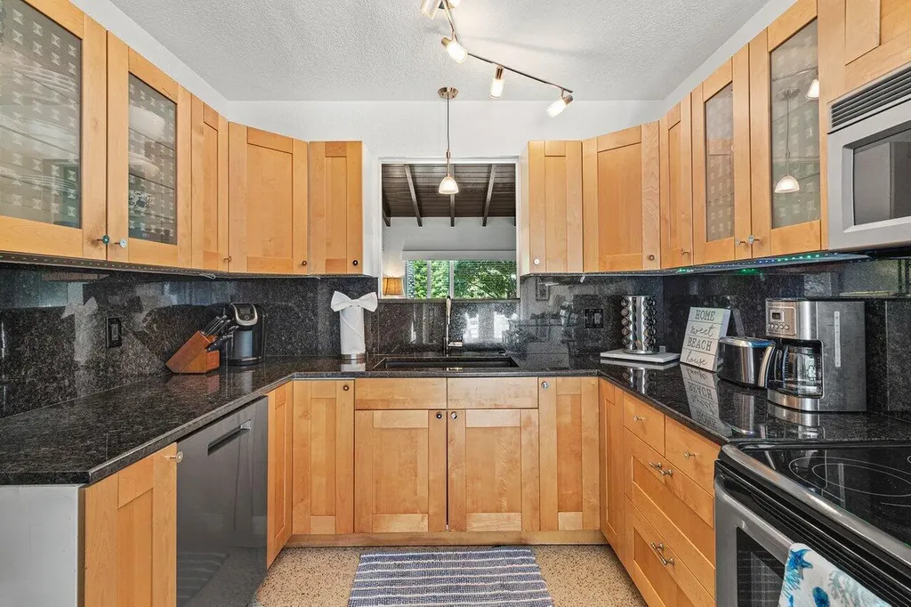 340 NE 7th Avenue Delray Beach FL 33483