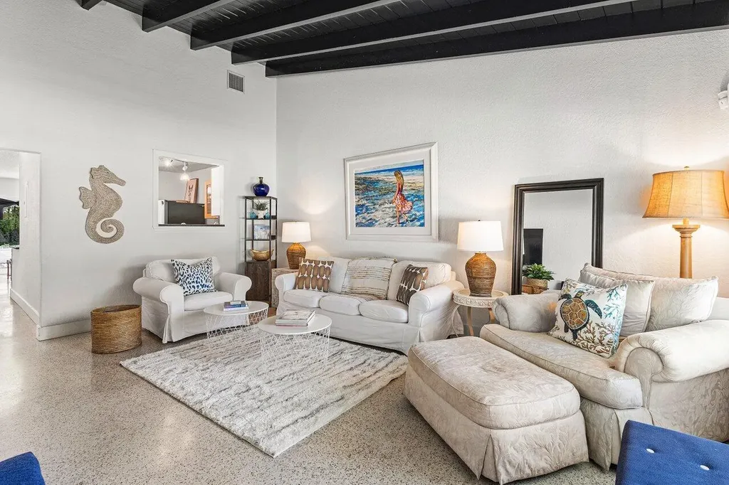 340 NE 7th Avenue Delray Beach FL 33483