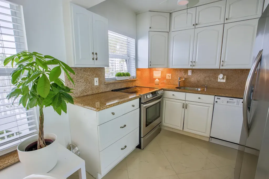 1043 Hillsboro Mile Hillsboro Beach FL 33062