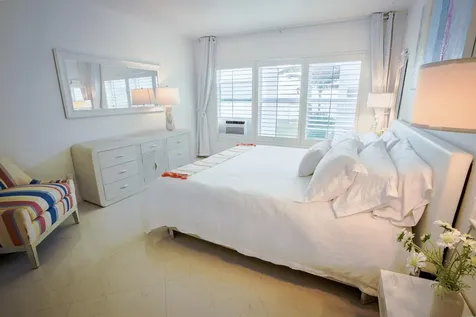 1043 Hillsboro Mile Hillsboro Beach FL 33062