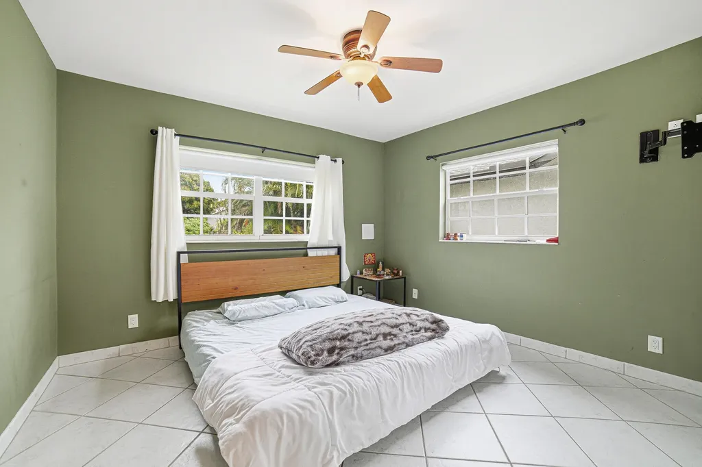 564 NW 55th Street Boca Raton FL 33487