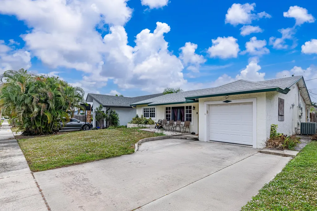 564 NW 55th Street Boca Raton FL 33487