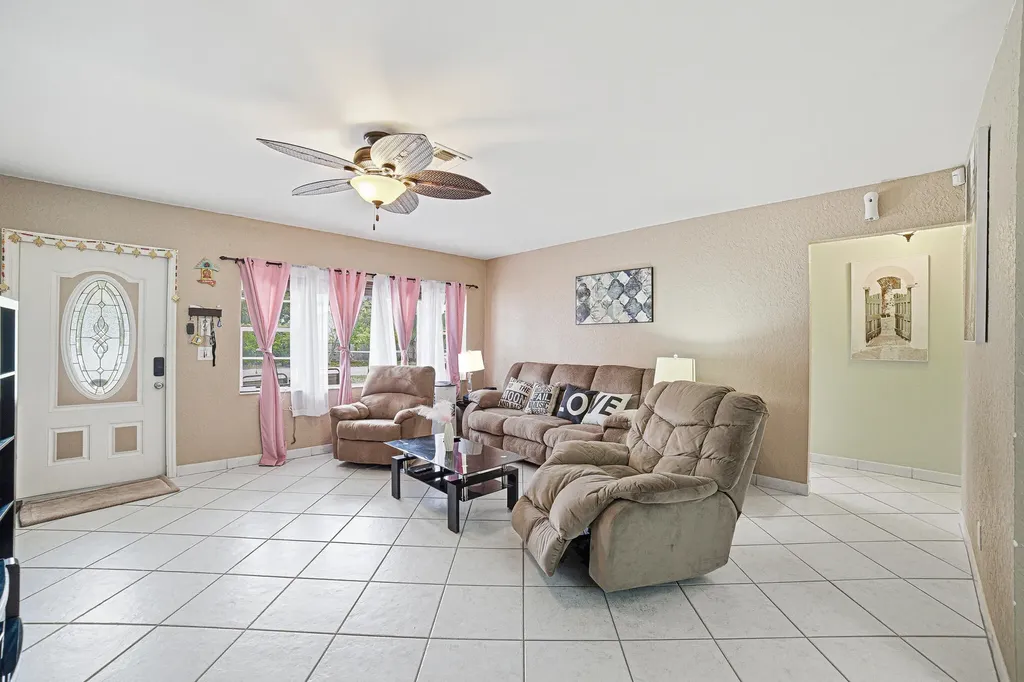 564 NW 55th Street Boca Raton FL 33487