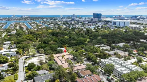 905 SE 12th Court Fort Lauderdale FL 33316