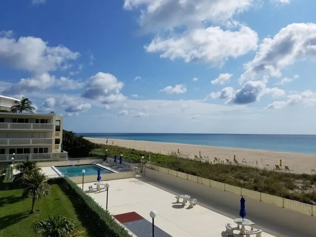 2565 S Ocean Boulevard Palm Beach FL 33480