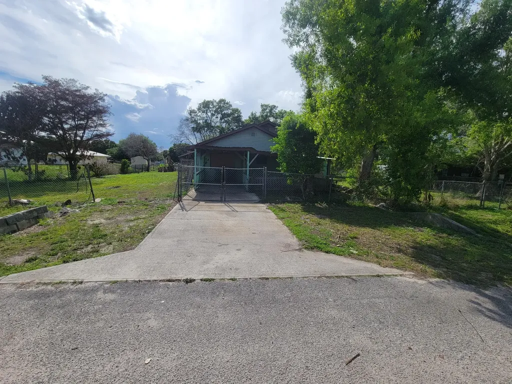3311 NW 24th Avenue Okeechobee FL 34972