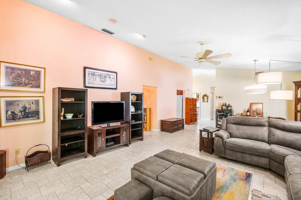 4820 Boxwood Circle Boynton Beach FL 33436