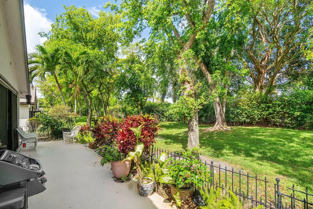4820 Boxwood Circle Boynton Beach FL 33436