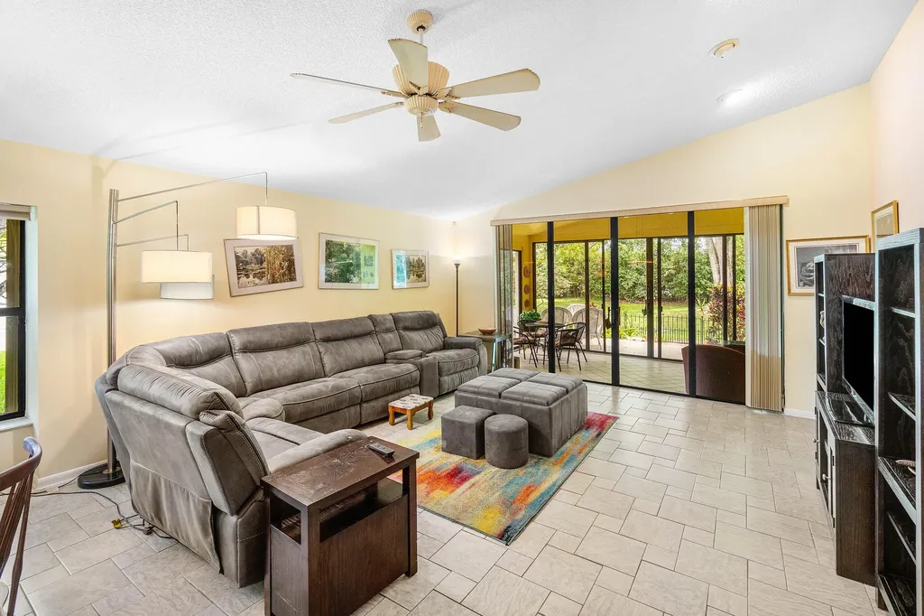 4820 Boxwood Circle Boynton Beach FL 33436