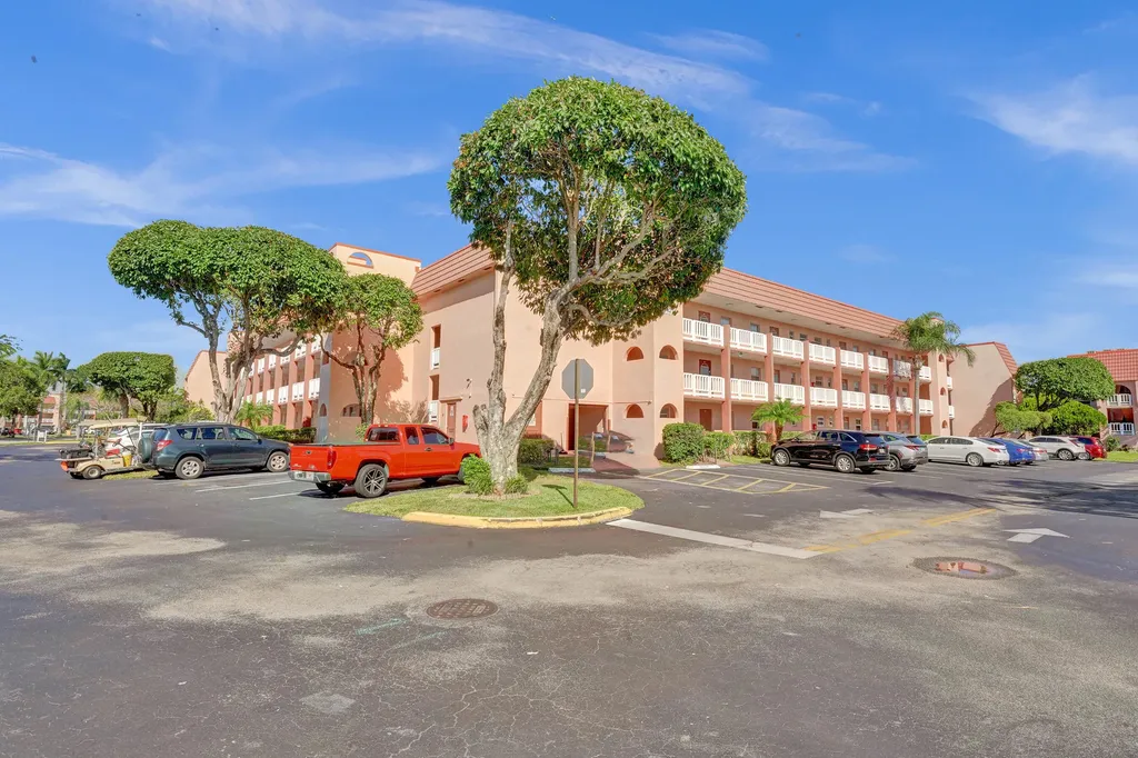 9421 Sunrise Lakes Boulevard Sunrise FL 33322