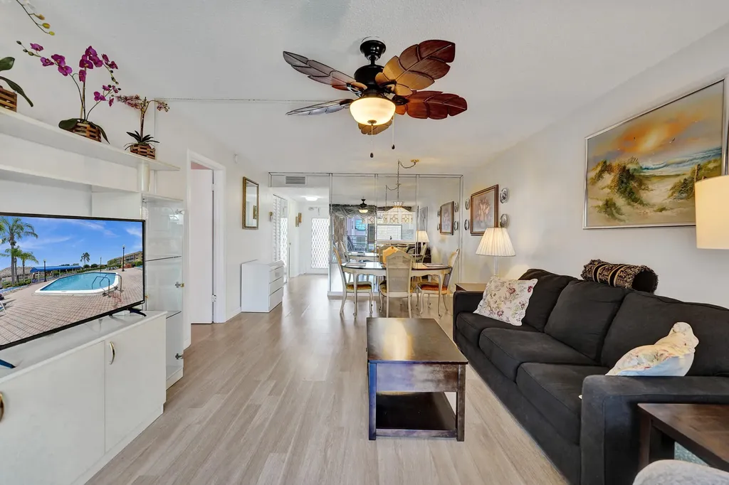 9421 Sunrise Lakes Boulevard Sunrise FL 33322