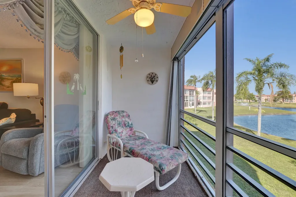 9421 Sunrise Lakes Boulevard Sunrise FL 33322