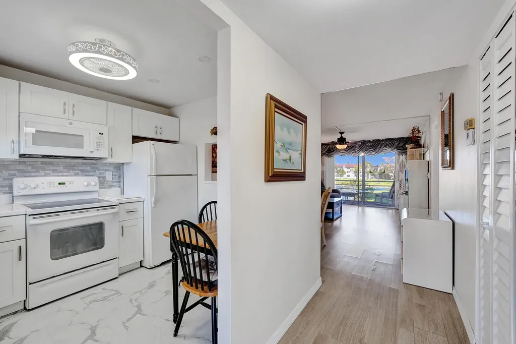 9421 Sunrise Lakes Boulevard Sunrise FL 33322