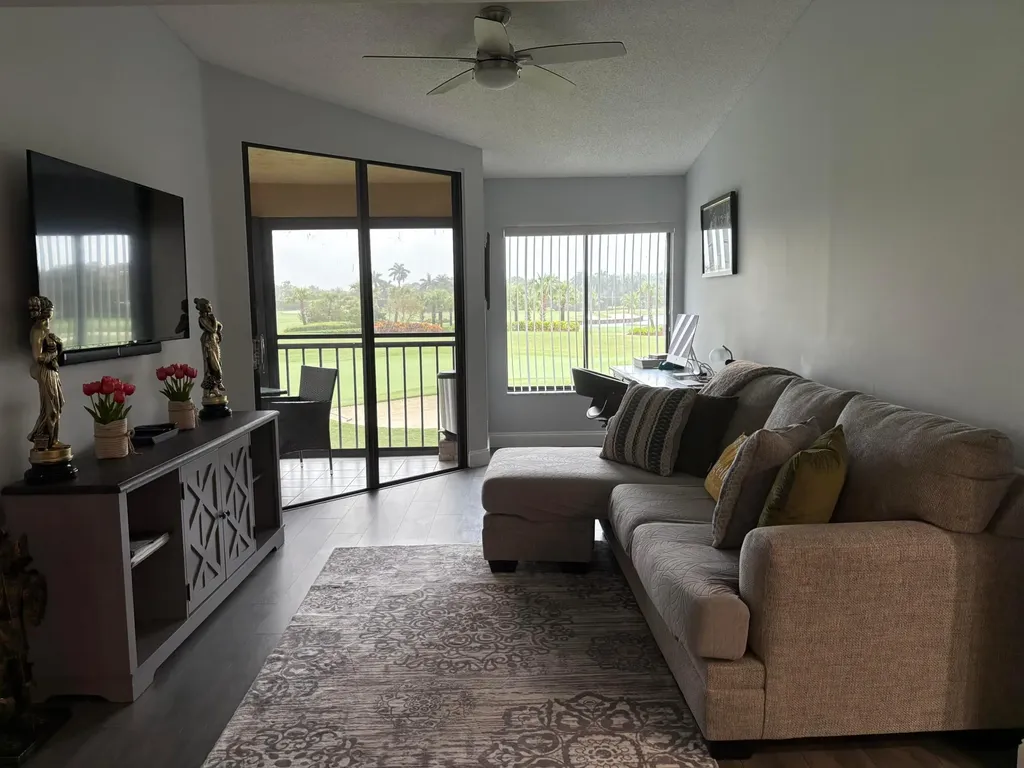 7284 Clunie Place Delray Beach FL 33446