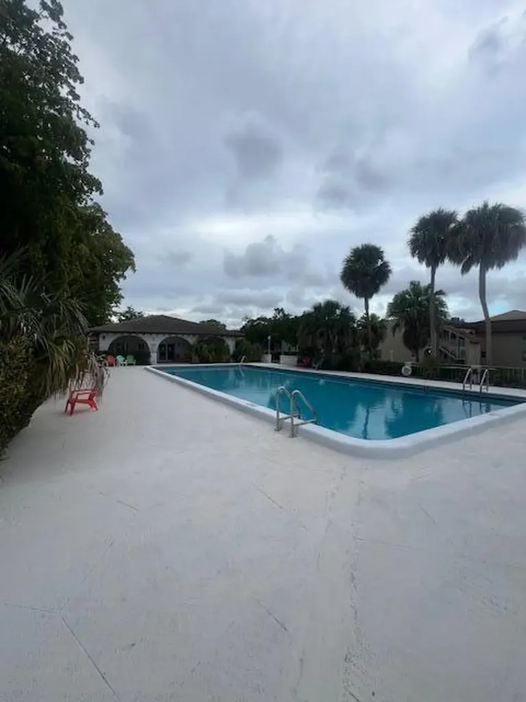 2700 Riverside Drive Coral Springs FL 33065