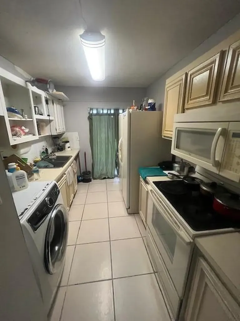 2700 Riverside Drive Coral Springs FL 33065