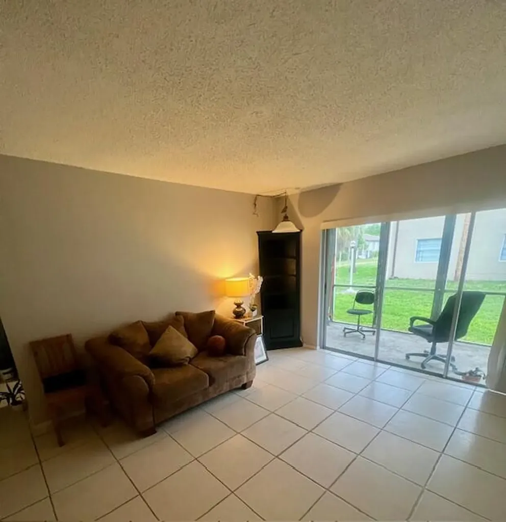 2700 Riverside Drive Coral Springs FL 33065