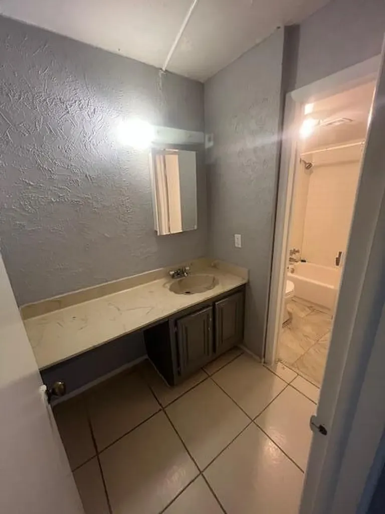 2700 Riverside Drive Coral Springs FL 33065