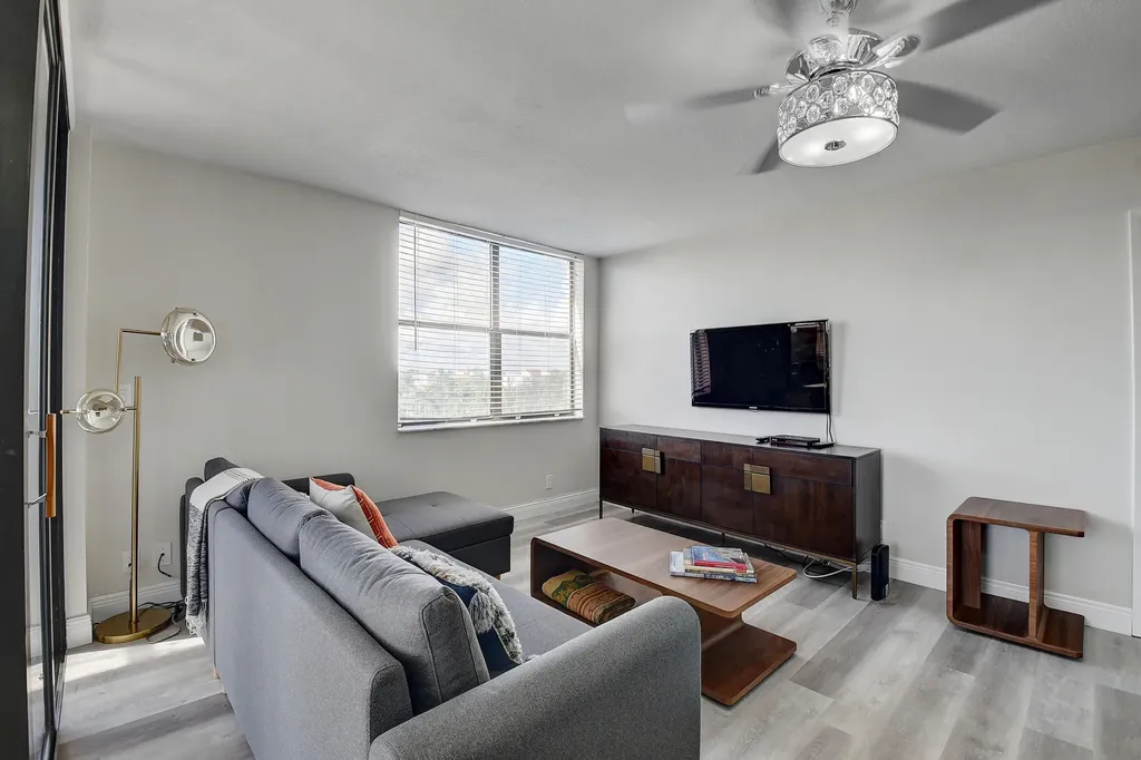 600 Egret Circle Delray Beach FL 33444