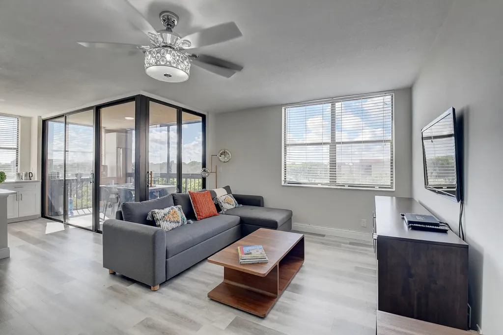 600 Egret Circle Delray Beach FL 33444