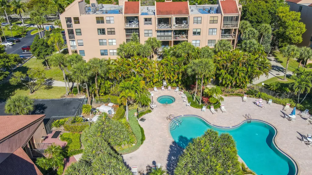 600 Egret Circle Delray Beach FL 33444