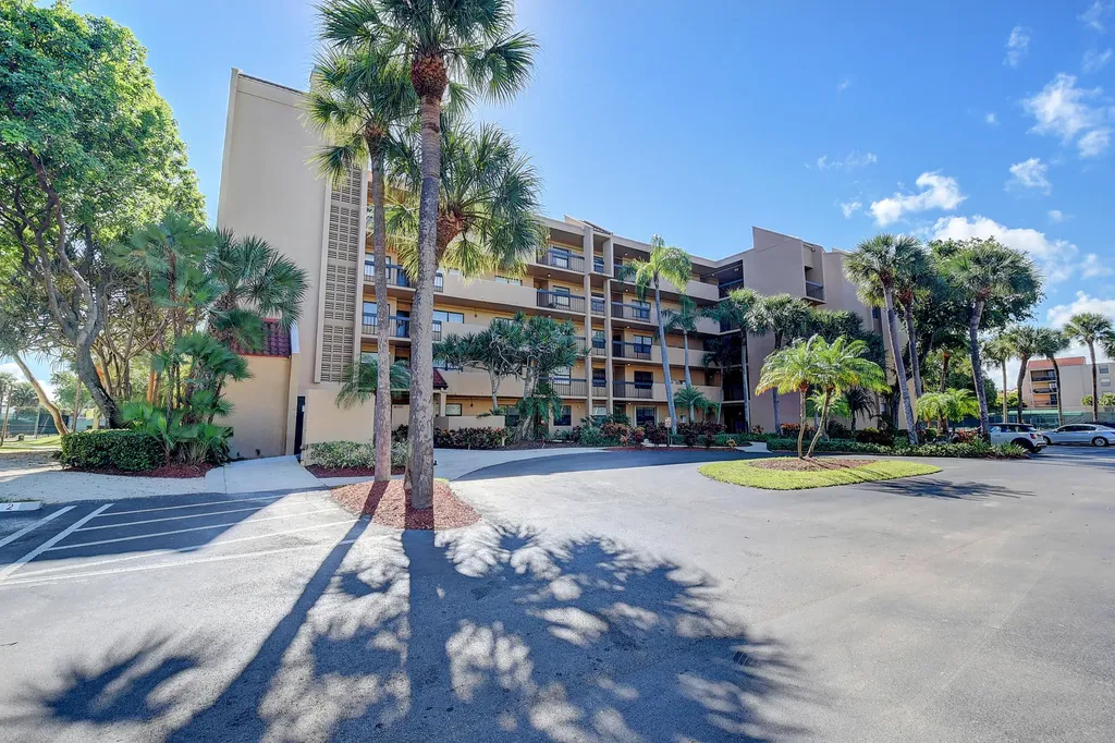 600 Egret Circle Delray Beach FL 33444