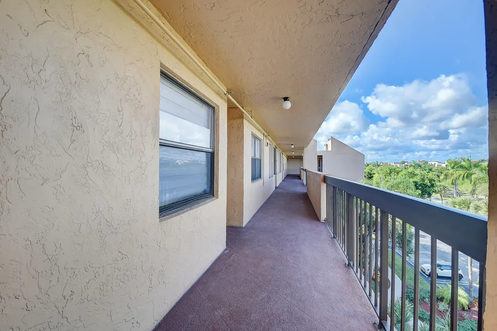600 Egret Circle Delray Beach FL 33444