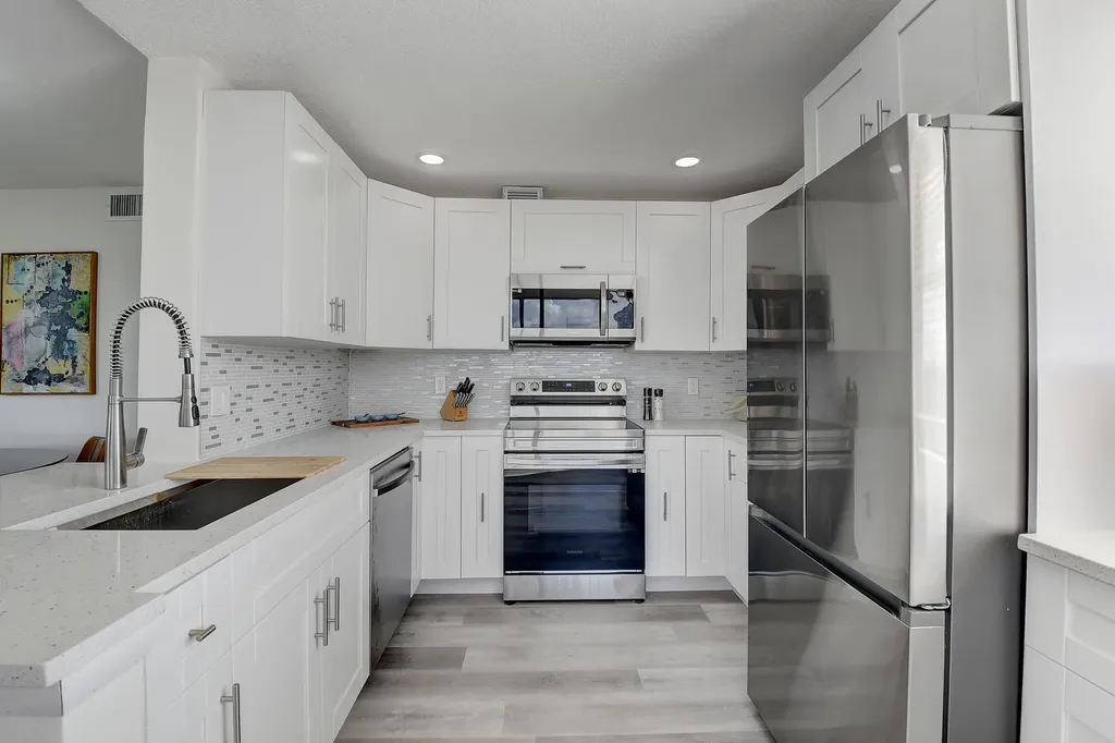 600 Egret Circle Delray Beach FL 33444