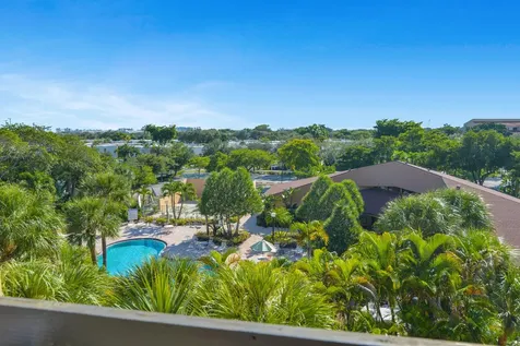 600 Egret Circle Delray Beach FL 33444