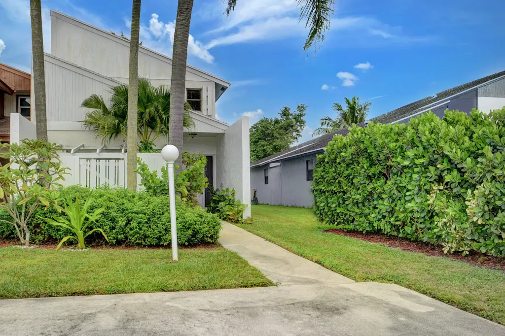 1348 The 12th Fairway Wellington FL 33414