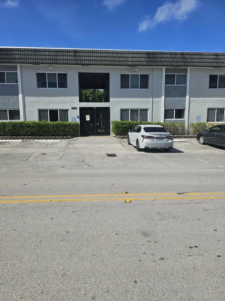 1001 SE 16th Street Fort Lauderdale FL 33316