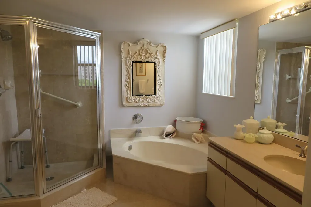 7578 Regency Lake Drive Boca Raton FL 33433