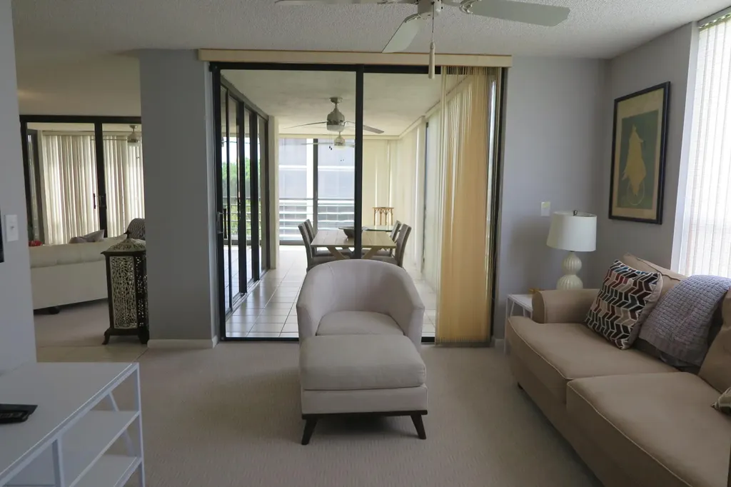 7578 Regency Lake Drive Boca Raton FL 33433